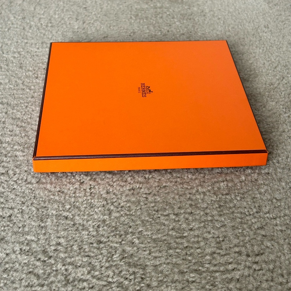 Hermes EMPTY Orange Box for Silk Scarf or Light weight gift - Picture 3 of 8